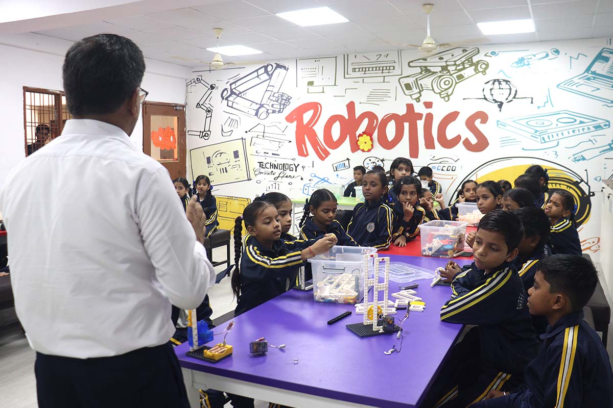Robotics Lab Img https://test.ebur.in/wp-content/uploads/2025/04/Robotics-Lab-Img.jpg